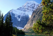 捷克女足实力强劲，豪取三分